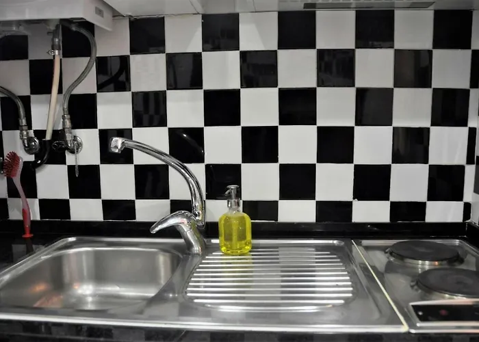 Cozy And Quiet Flat Near Avenida Da Liberdade * Lisboa