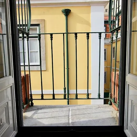 Cozy&quiet Flat Near Avenida Da Liberdade Lisboa