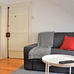 Cozy And Quiet Flat Near Avenida Da Liberdade شقة