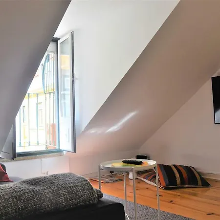 アパート Cozy And Quiet Flat Near Avenida Da Liberdade リスボン