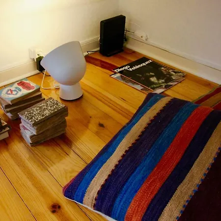 Cozy And Quiet Flat Near Avenida Da Liberdade Апартаменты *