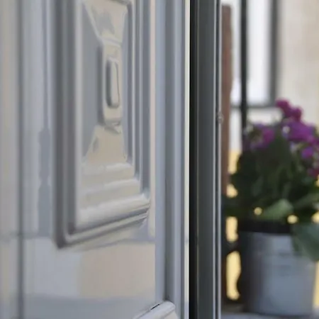 Cozy And Quiet Flat Near Avenida Da Liberdade * Lissabon