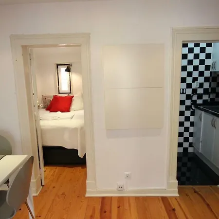 Апартаменты Cozy And Quiet Flat Near Avenida Da Liberdade *